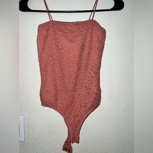 ❄️ HOLLISTER BODYSUIT- Size XS - Never worn - Picture 2 of 4